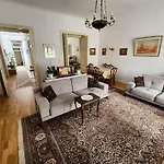 The Location 130 M2 Salon Apartment Sarajevo