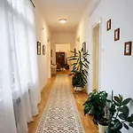 The Location 130 M2 Salon * Сараево