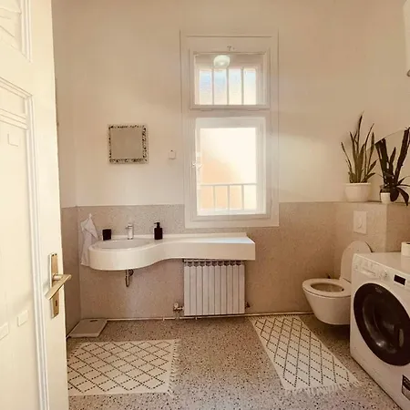 The Location 130 M2 Salon Apartamento Sarajevo