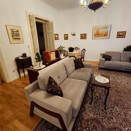 The Location 130 M2 Salon Saraievo