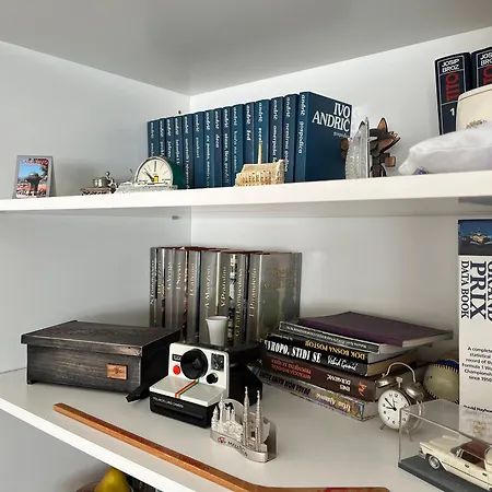 The Location 130 M2 Salon Apartmán *