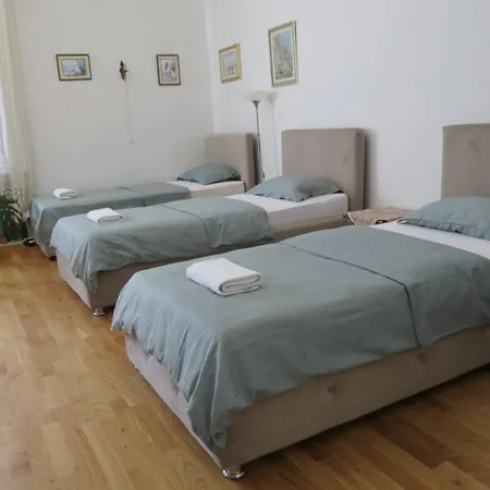 The Location 130 M2 Salon * Sarajevo