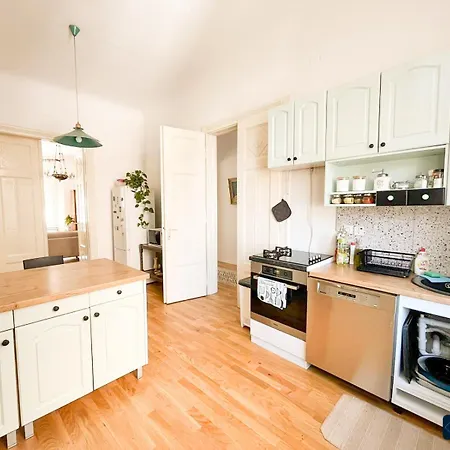 The Location 130 M2 Salon Apartmán Sarajevo