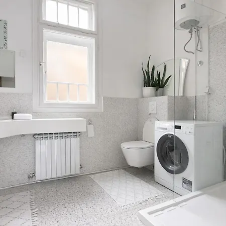 The Location 130 M2 Salon Sarajevo