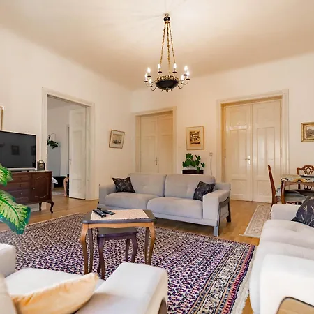 The Location 130 M2 Salon * Sarajevo