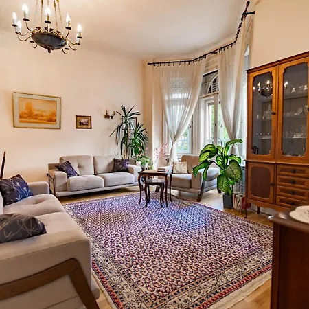The Location 130 M2 Salon Saraievo