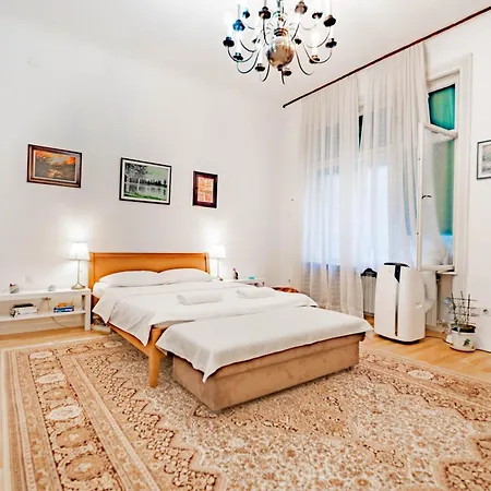 The Location 130 M2 Salon Saraievo