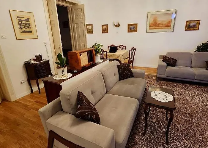 The Location 130 M2 Salon Saraybosna