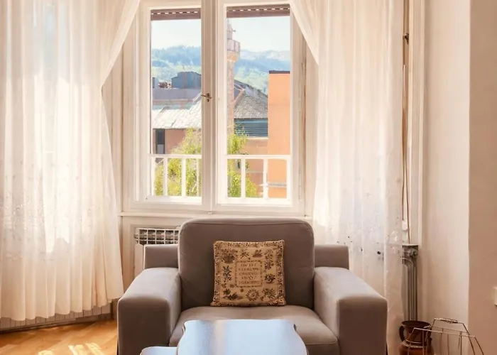 The Location 130 M2 Salon Apartmán *