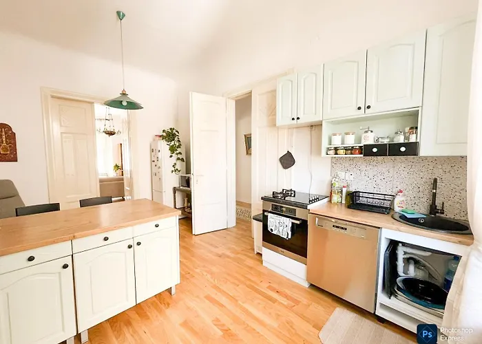 The Location 130 M2 Salon Apartmán Sarajevo